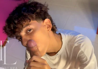 The Twink Delivery Man Warmed Me up and I Had to Put Him to Suck My Cock