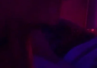 Cutie Str8 Gets a Nice Head in Bed