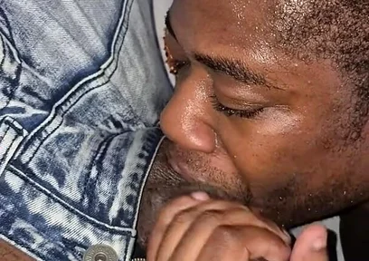 Relaxed up-close Jeans Throat Service