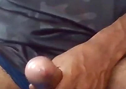 Straight Guy Stroke Huge Cock an Cums Loads