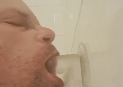 Attached Sucking and Blowing for the Slut