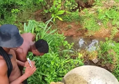 Watch How He Wore His Pant and Ran Away.