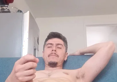 Big Dicked Daddy Shots a Big Thick Cum