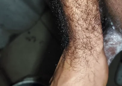 Jerk Man Jerks off in the Bathroom Without Scrubbing His Body with Soap
