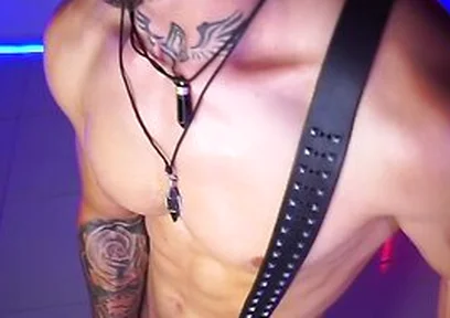 Show So Hard Adn Sexy In Th E Room