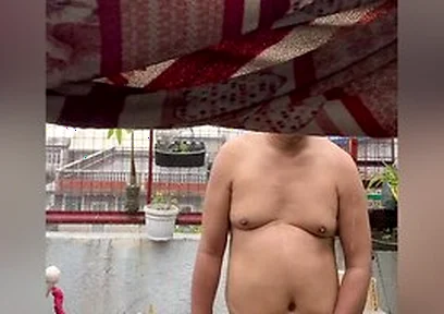 Sarap Maligo Sa Ulan Ng Hubot Hubad!