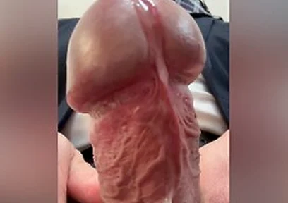 [stepfather Of Three Who Ejaculates Every Day] I Can Not Stand It At Work And Masturbate In A Suit