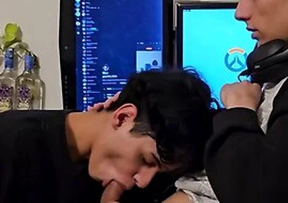 I Wanted Dick So I Teased My Boyfriend While He Was Playing