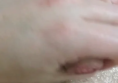 Double Cumshot in Bathtub
