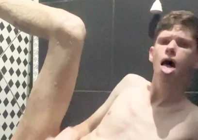 Kedoimath - a Twink Ready to Get Fucked in the Shower