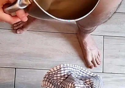 Top Chef Naked: Snauwflake Is Cooking Pancake