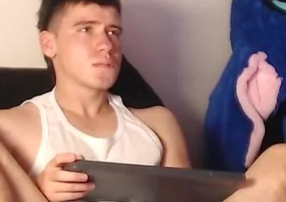 I Masturbate and Show My Ass to the Camera