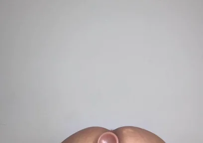 Love Inserting My Dildo Into My Beautiful Ass