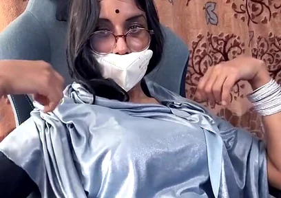 Crossdresser Jerk off in Saree