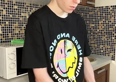 Young Twink's Gushing Cum Delight