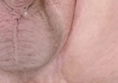 BIG toy anal on the fucking machine!