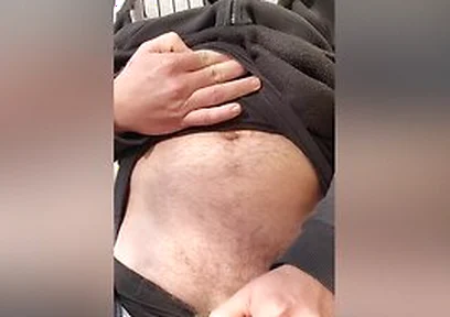Outside Hands Free Cumshot