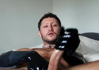 Harry_jen Kinky Gay Fingering in Latex Plays with Her Hole and Cums