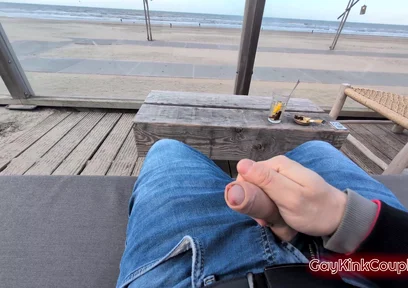 Risky Wank at the Beach