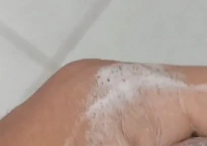 Extreme Burning Sensation Makes the Glans Foam with Arousal.