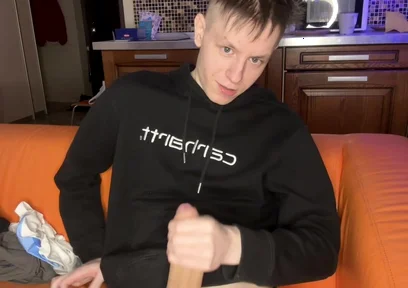 Hand Pump Session Builds to Uncontrollable Twink Cum