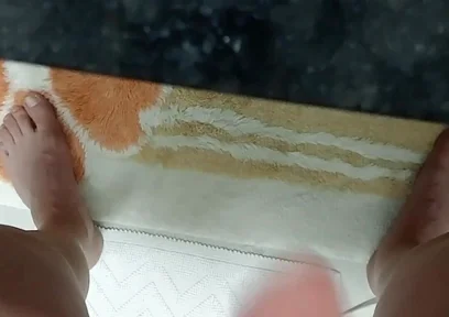 Murray Yaman Masturbates Solo in the Bathroom Watching His Own Porn..