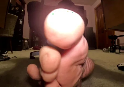 Worship My Feet While I Game!