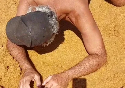 Ladysilva Hot Ass on the Beach, Go Fuck Me