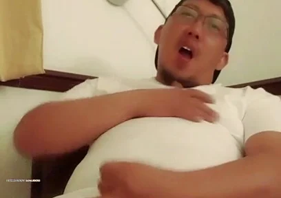 Solo Daddy Hard, Heavy, Hungry