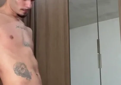 My Neighbor Arrived by Surprise and Sucked My Cock