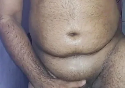 Beefy Hairy Muscular Man Cumshot Video