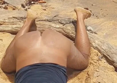 Ladysilva My Sexy Ass on the Beach