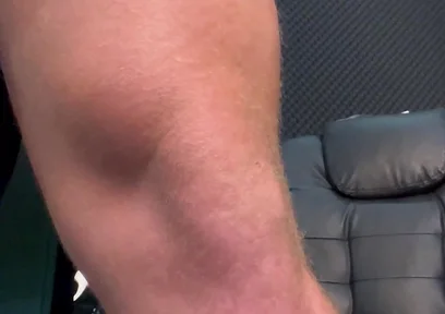 Muscle Ddy Catches You Perving