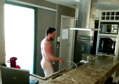 Bodybuilder: Blond, Rabudo, Enjoying in the Kitchen