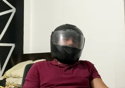 Messenger Masturbates to My Photos Part 1