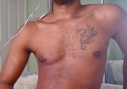 Kennie Jai Shows off on Cam