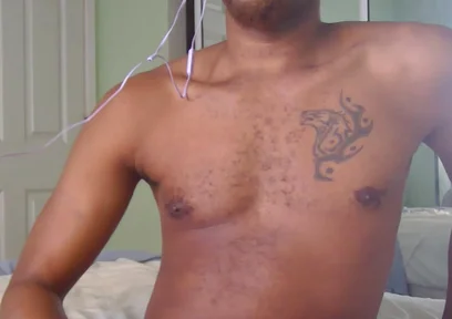 Kennie Jai Shows off on Cam