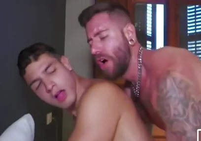 Three-some Latino: Bora Fuder Depois De Patinar (com Dp E Creampie)