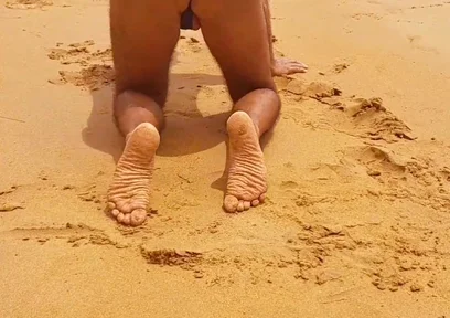 Ladysilva Crossdresser Bikini in the Beach That You Have a Lot of Clothes