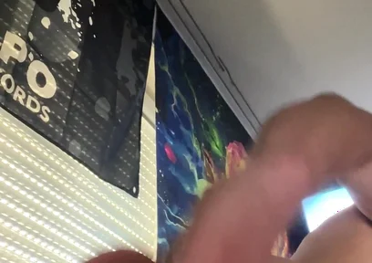 Extrem Big Anal Plug in Jung Boy
